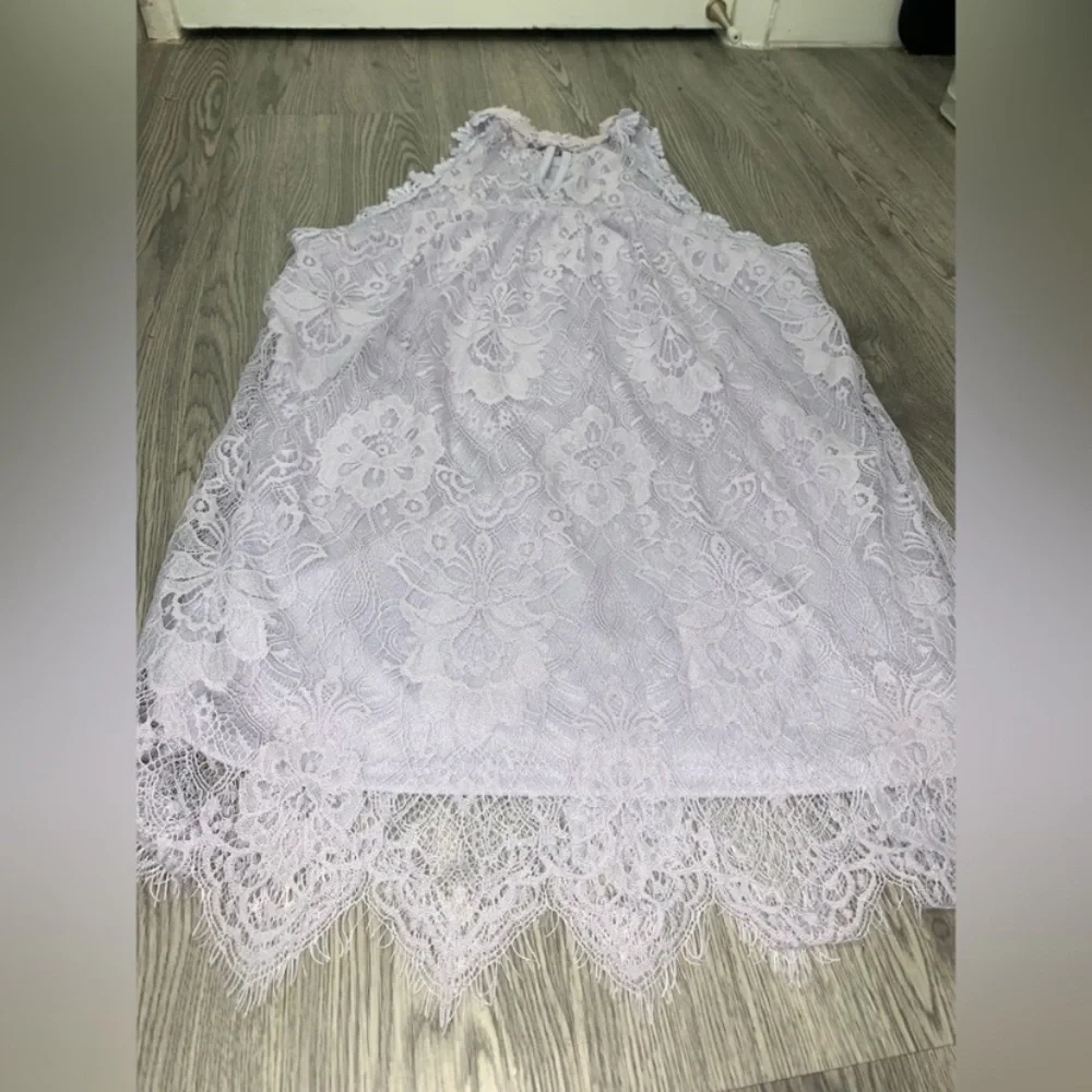 SOLD Light lavender lace detail high neck top size small
(paper + tee) - Picture 15 of 16